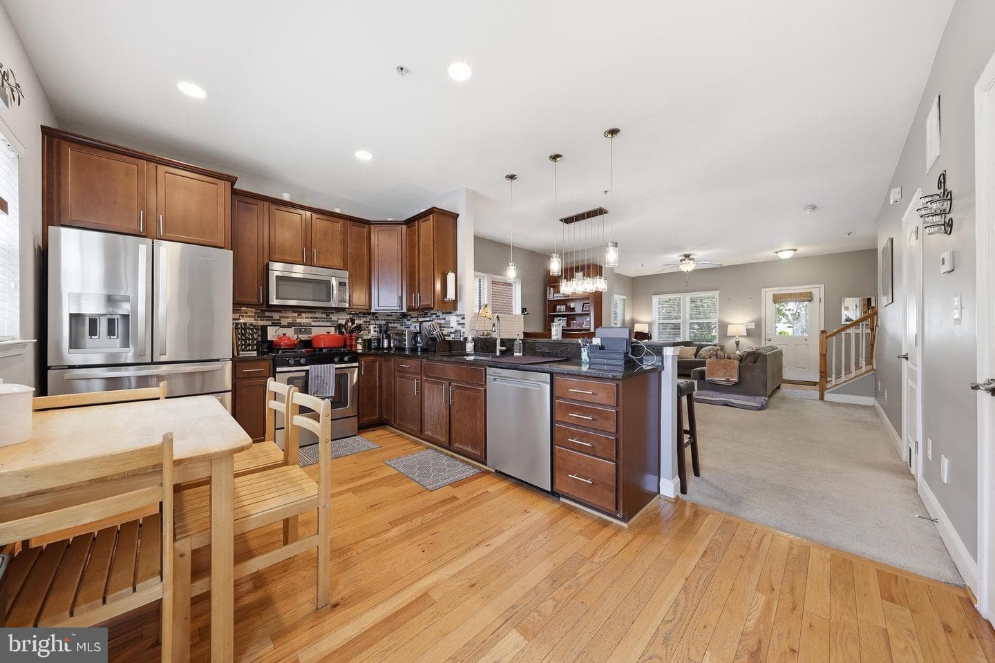 514 Bentz Street N photo 12