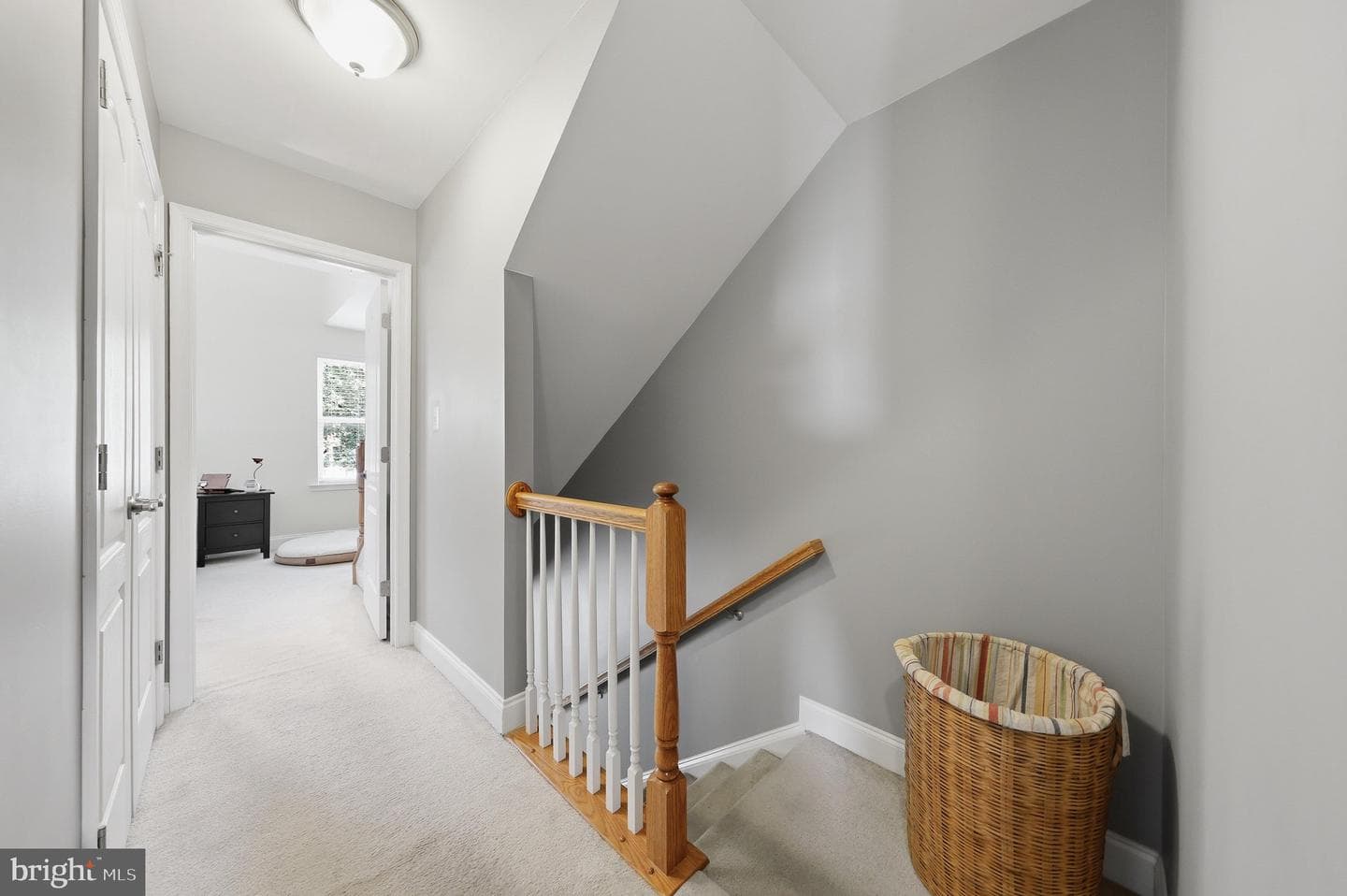 514 Bentz Street N photo 20
