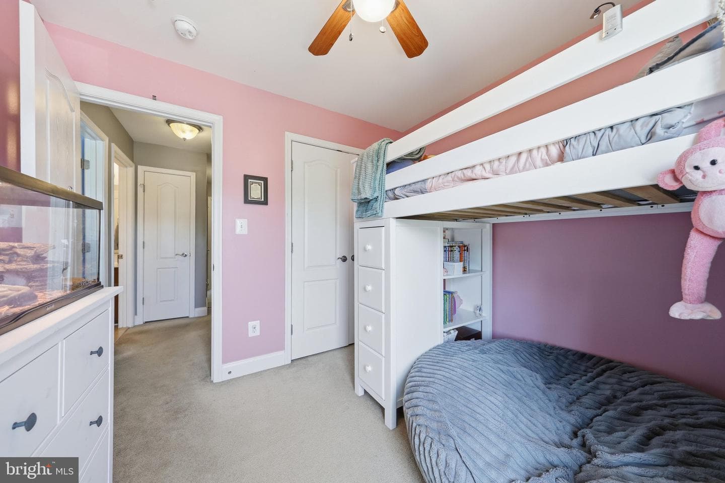 514 Bentz Street N photo 30