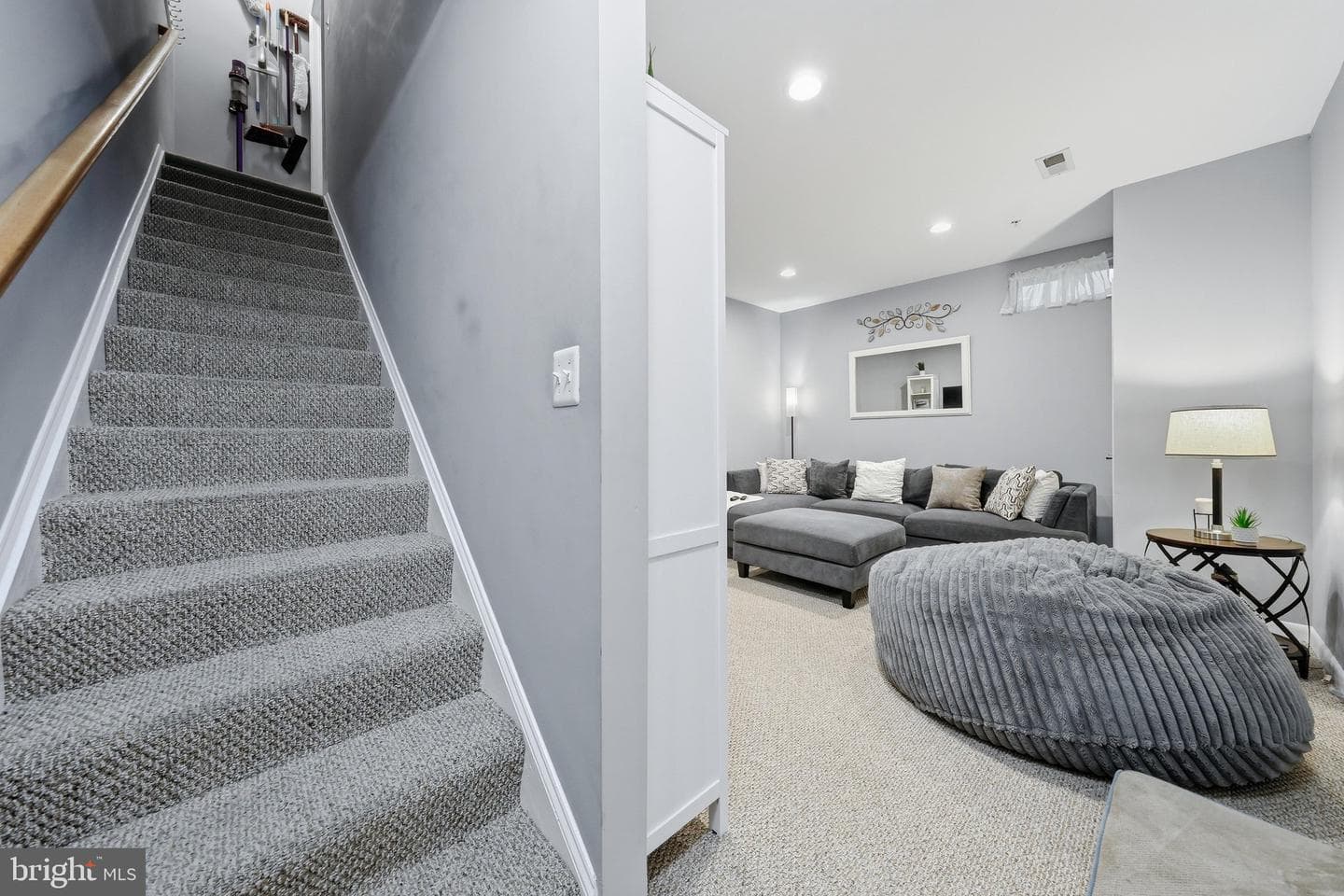 514 Bentz Street N photo 35