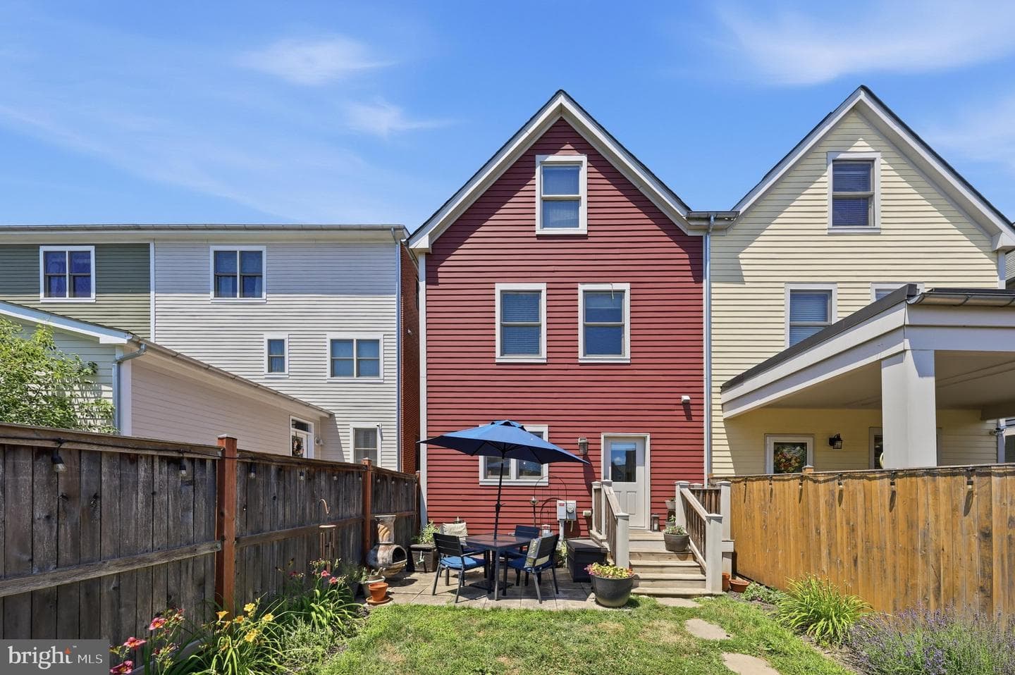 514 Bentz Street N photo 44