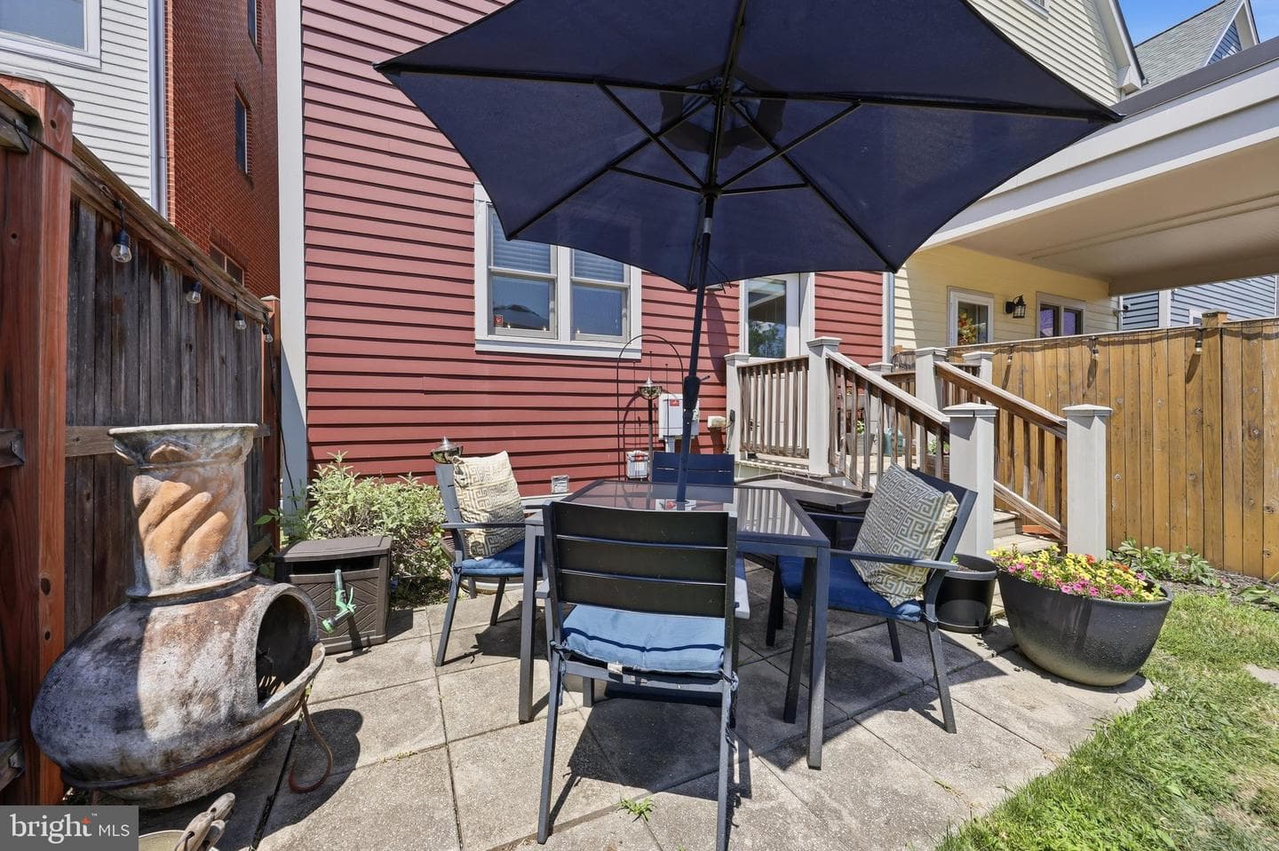 514 Bentz Street N photo 47