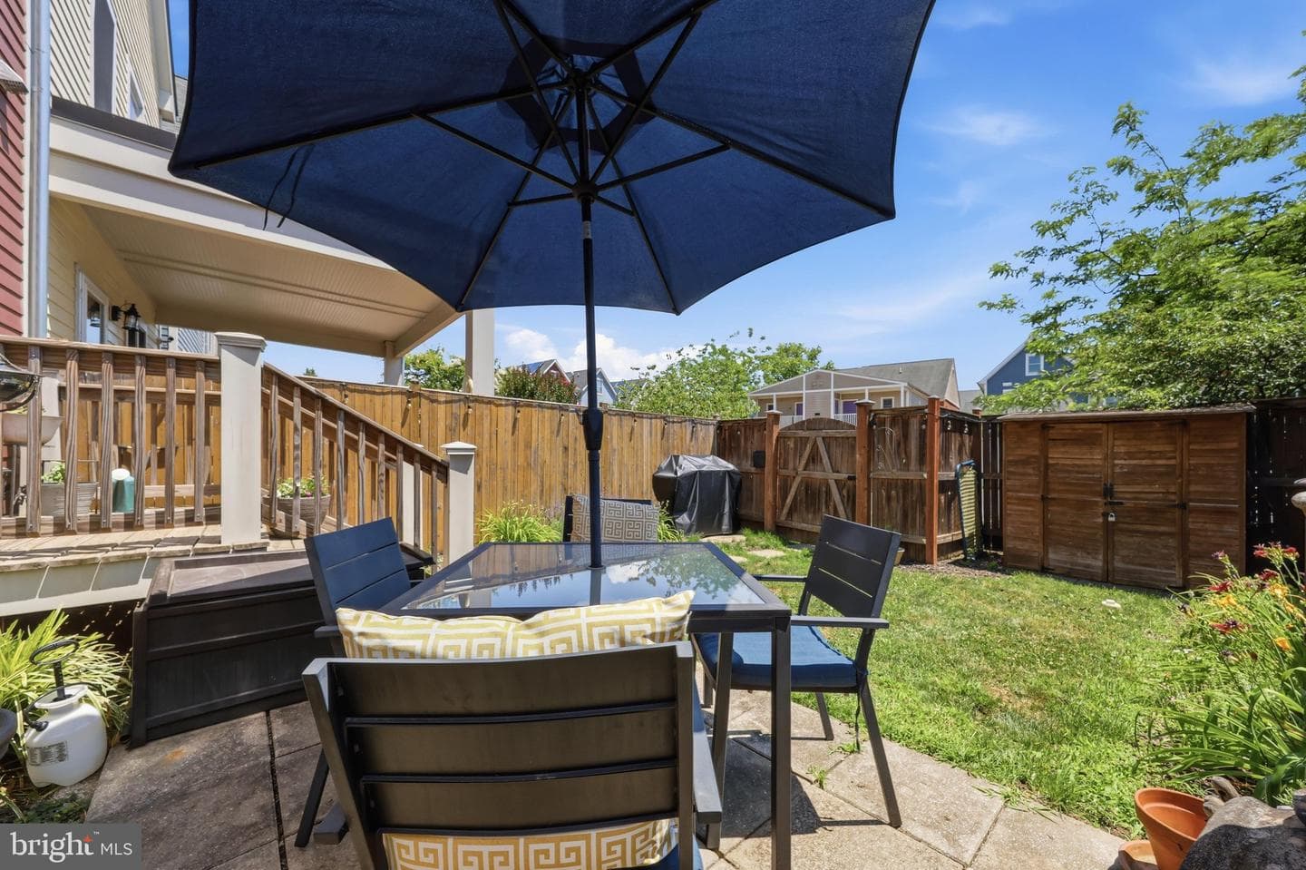 514 Bentz Street N photo 48
