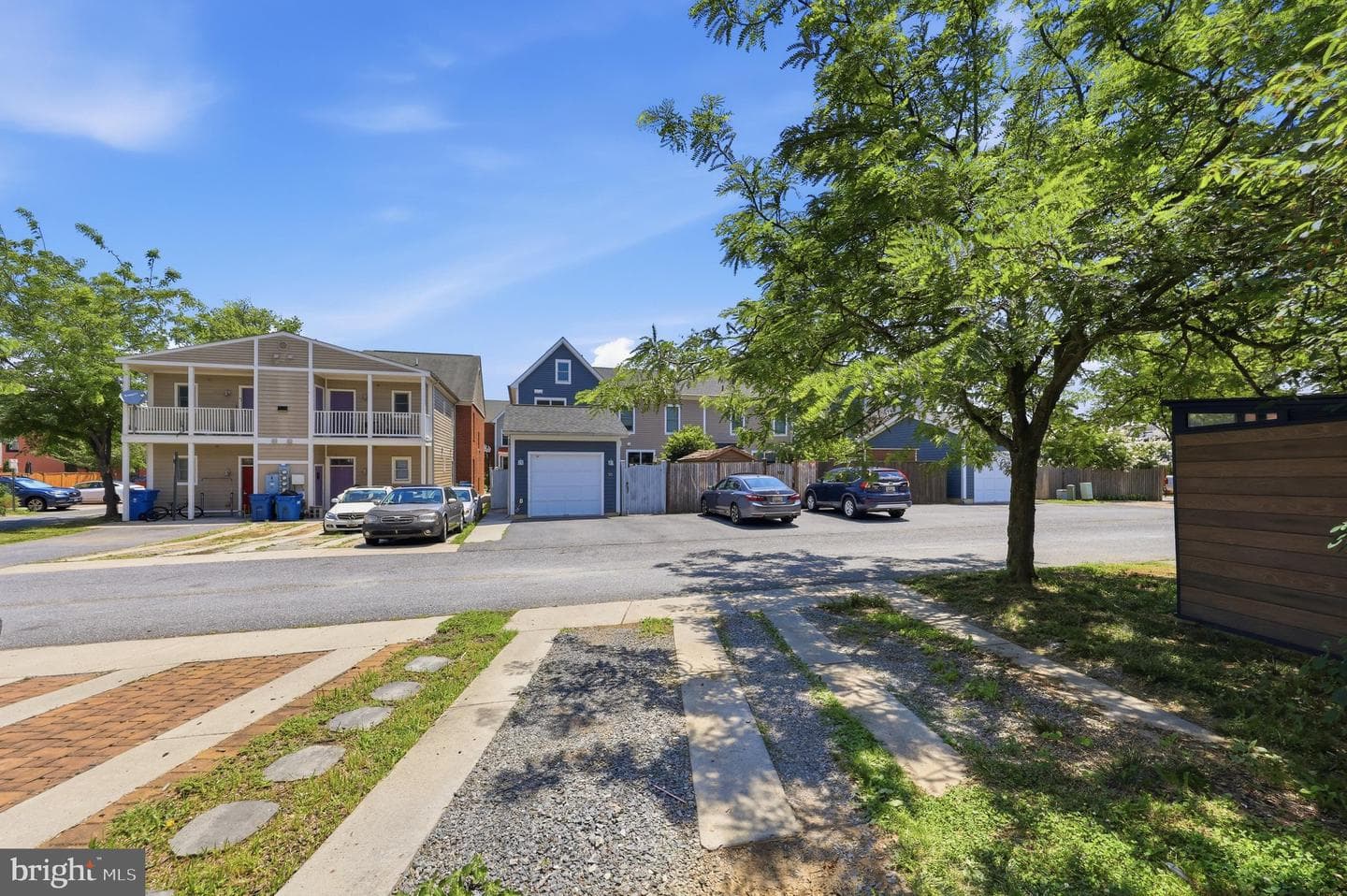 514 Bentz Street N photo 49