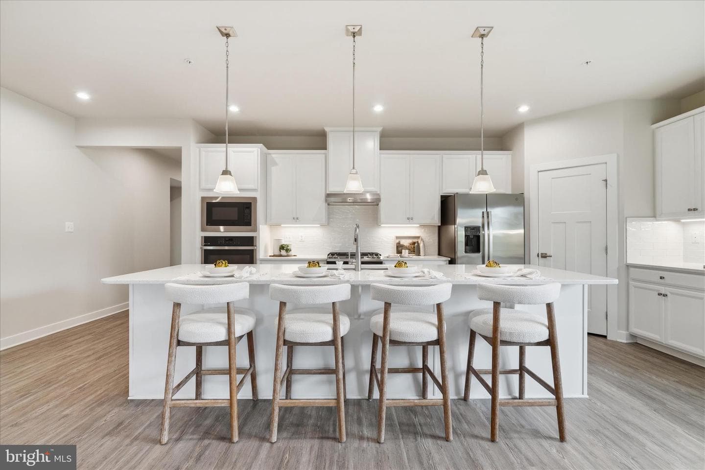 6968 Merle Court photo 4