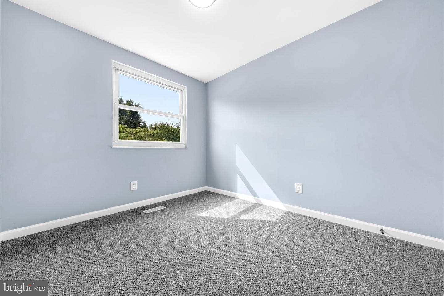 452 Center Street photo 14