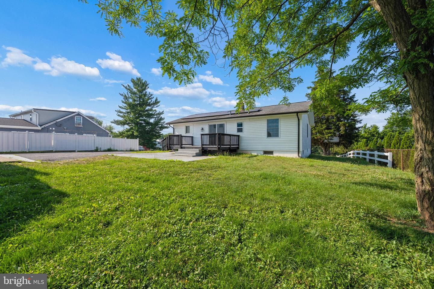 5941 Bartonsville Road photo 50