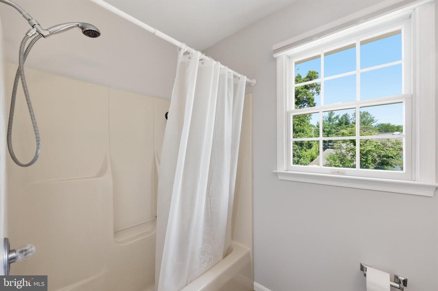 210 Bennett Court photo 27