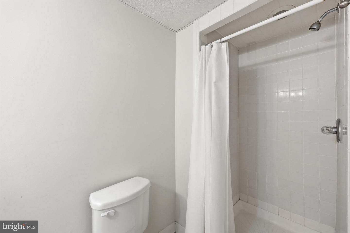 210 Bennett Court photo 37