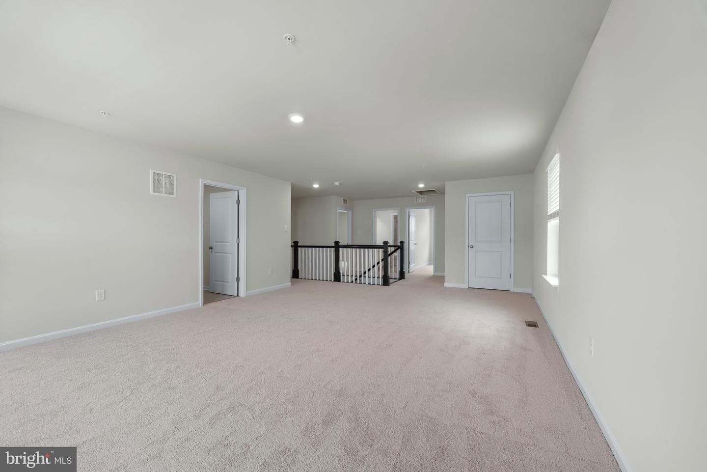 467 Ensemble Way photo 16