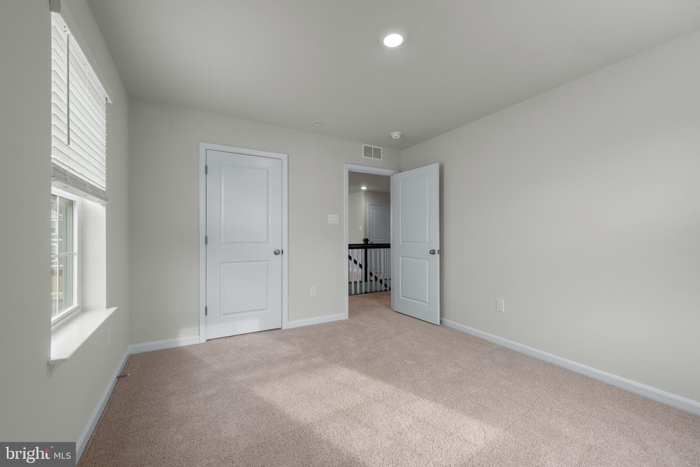 467 Ensemble Way photo 18