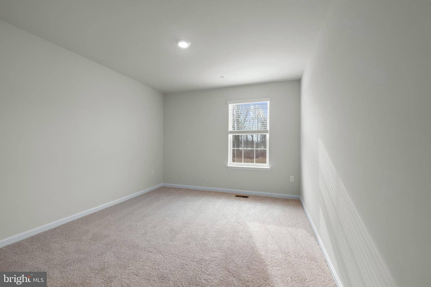 467 Ensemble Way photo 19