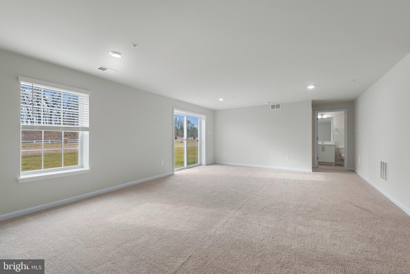 467 Ensemble Way photo 24