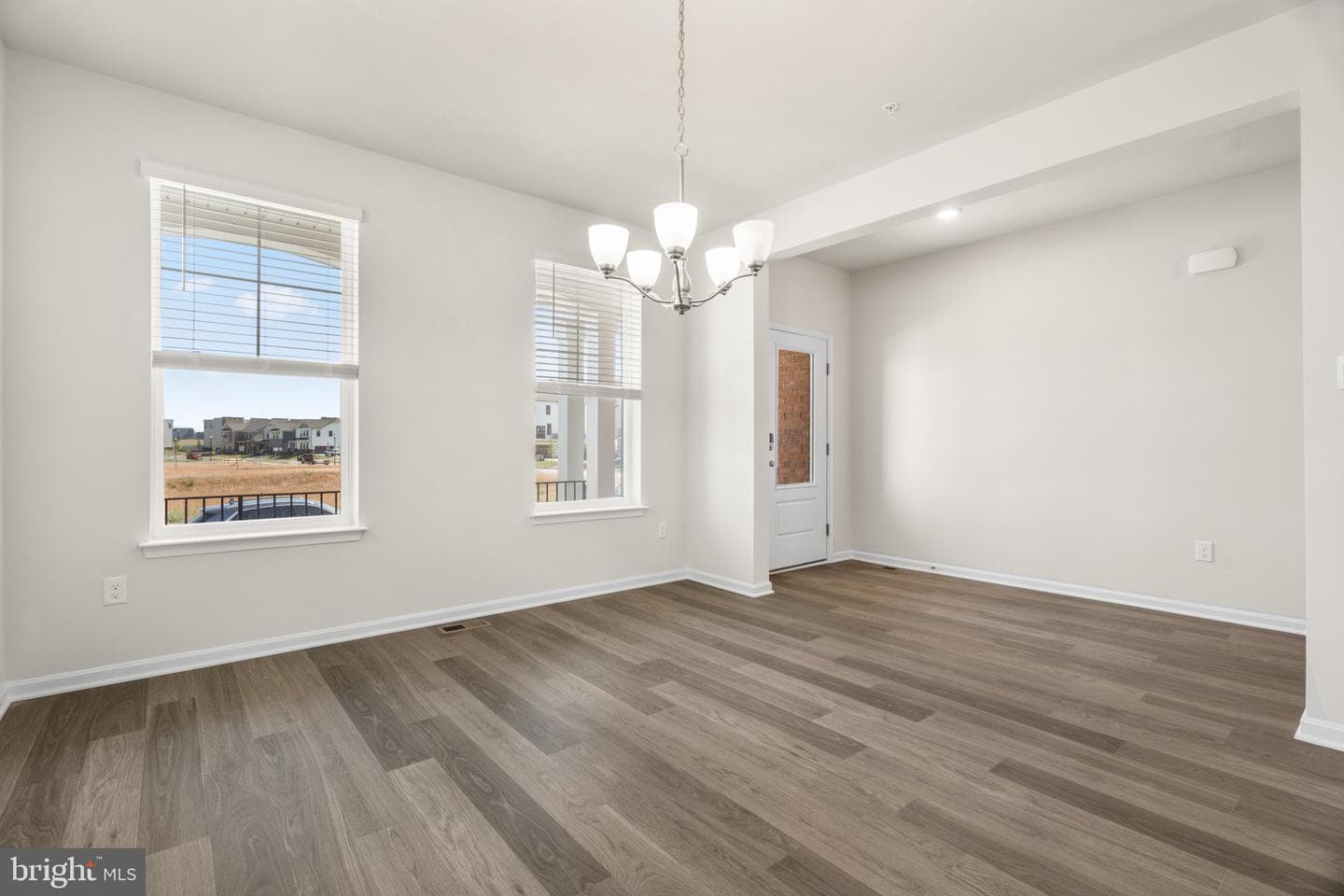 469 Ensemble Way photo 4