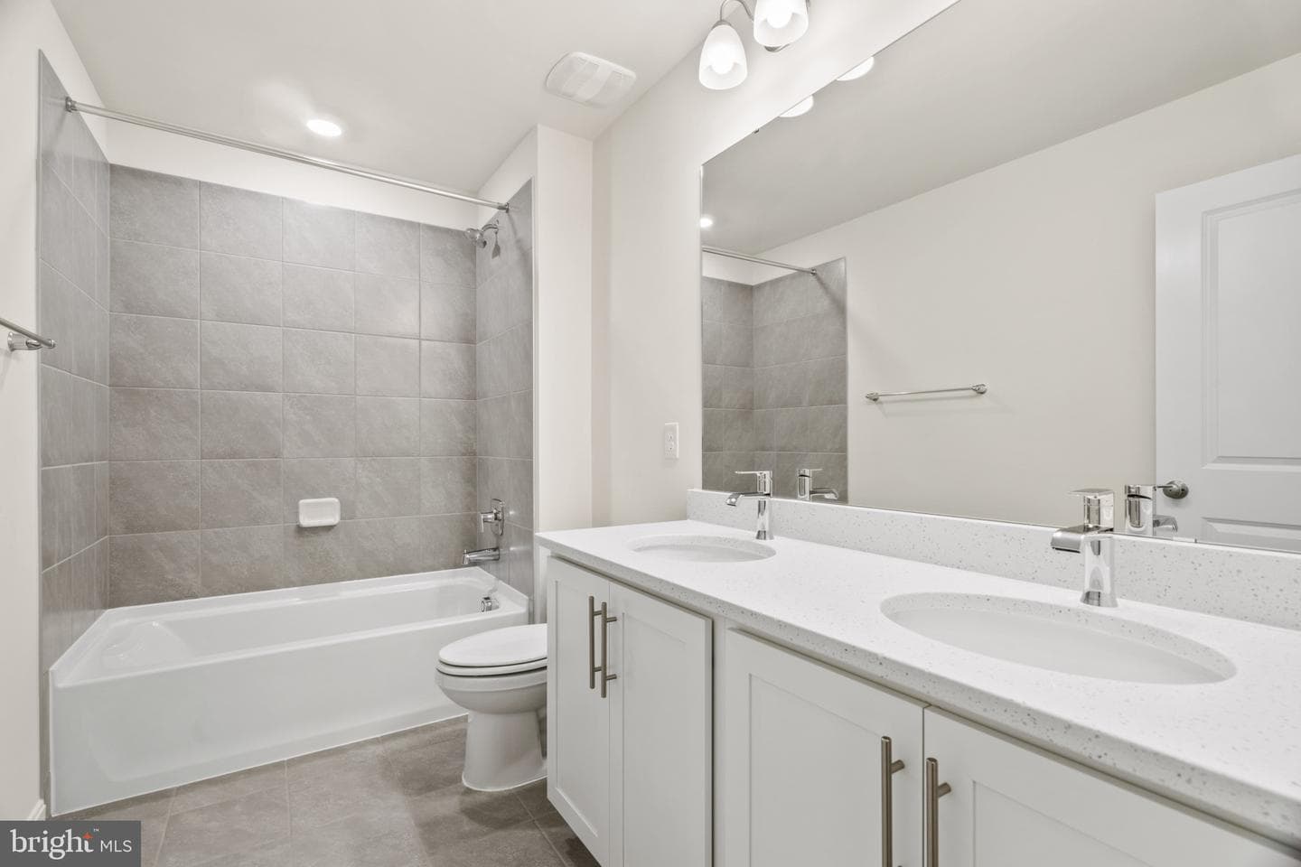 469 Ensemble Way photo 45