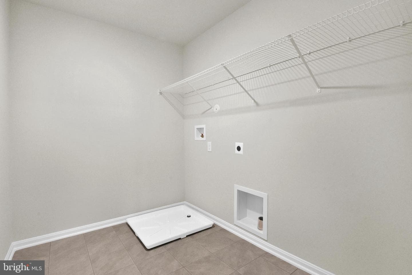 448 Hanson Street photo 20
