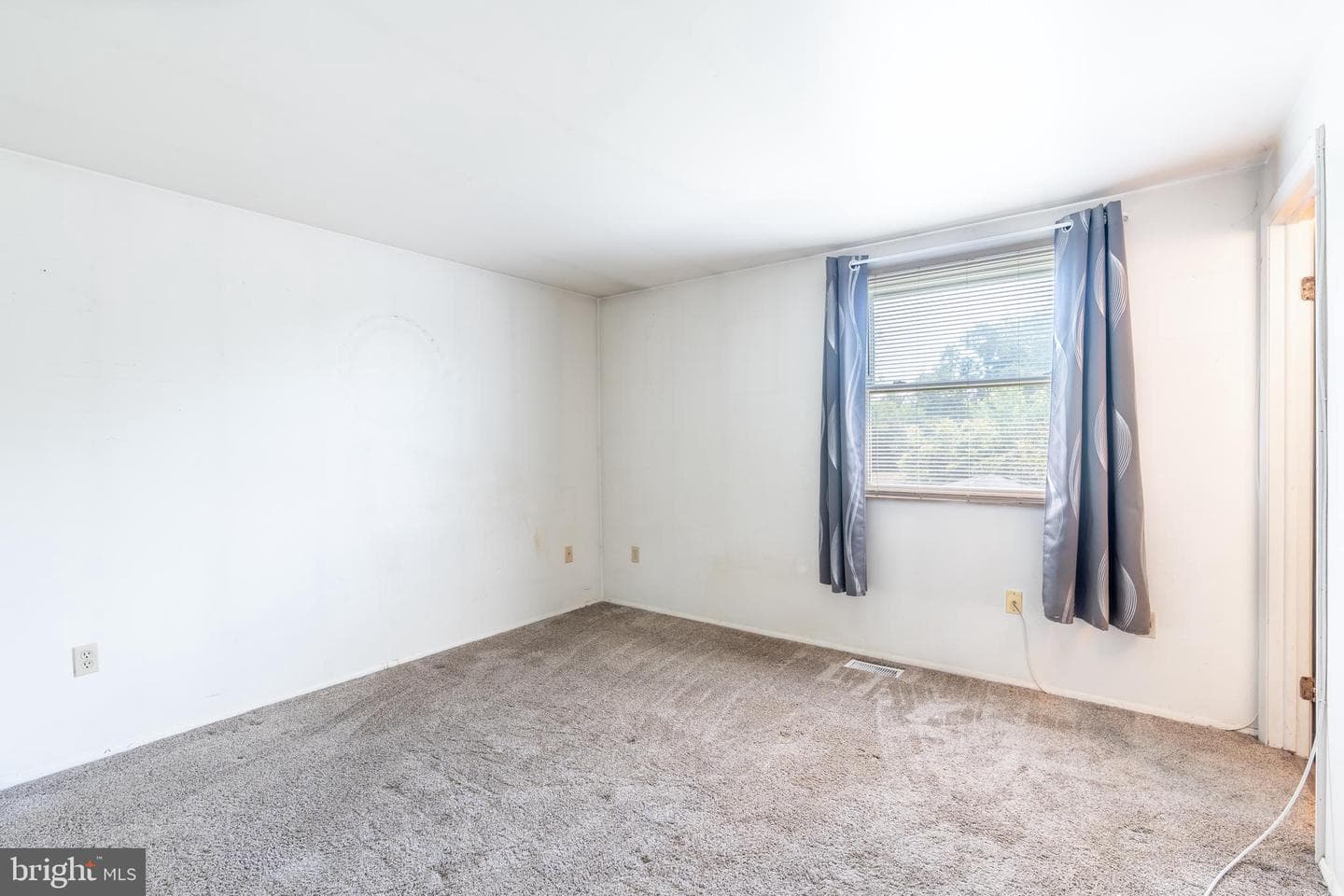 126 Challedon Drive photo 27