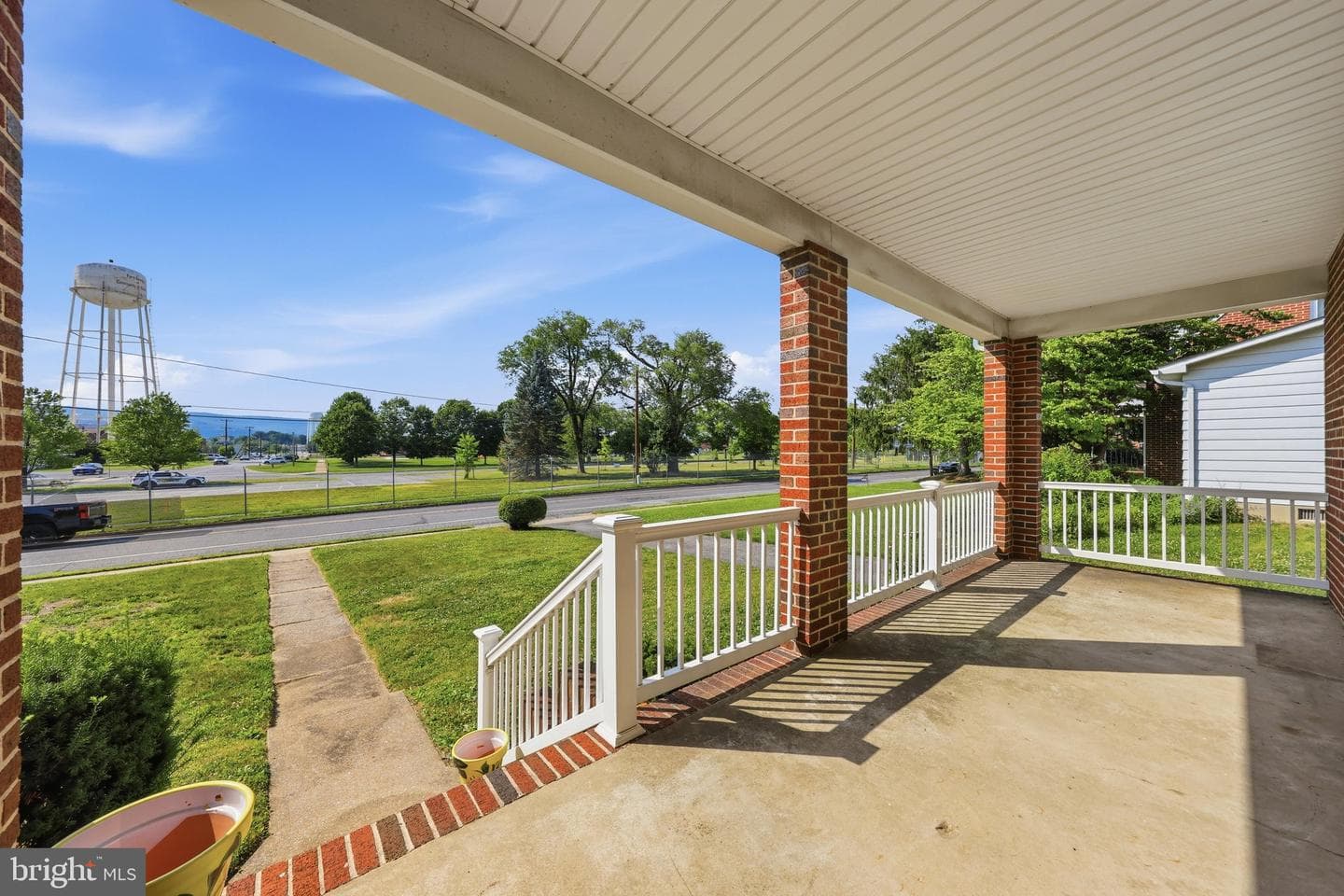 624 Military Road photo 4