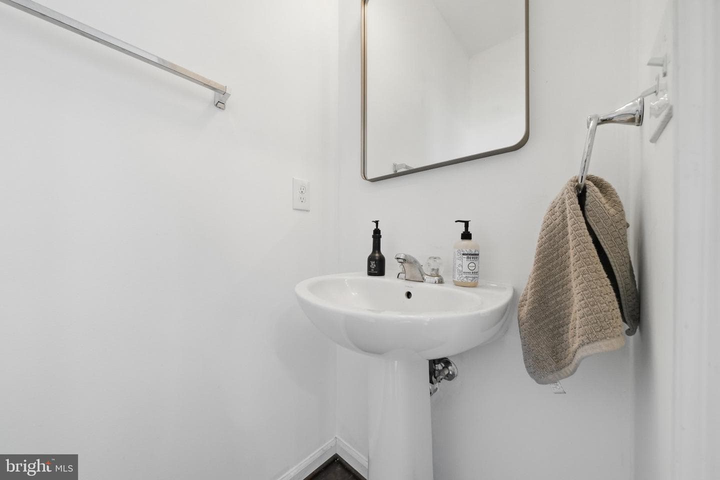 6251 Alexa Street photo 26