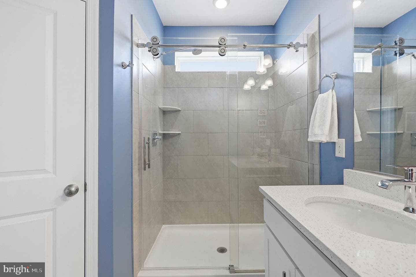 486 Tiller Street photo 25