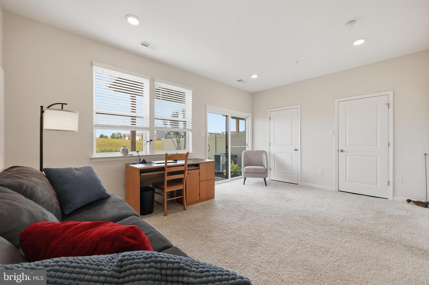 486 Tiller Street photo 34