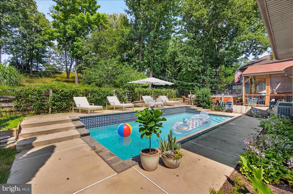 10294 Erie Way, New Market