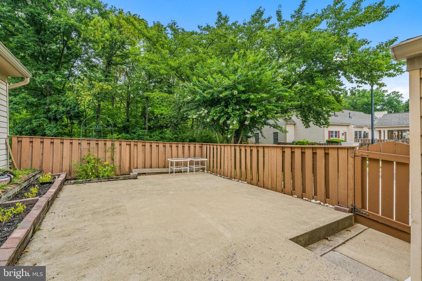 869 Waterford Drive photo 34