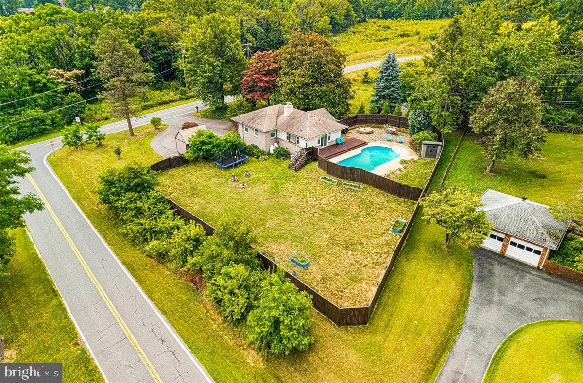 5968 Grove Hill Road photo 3