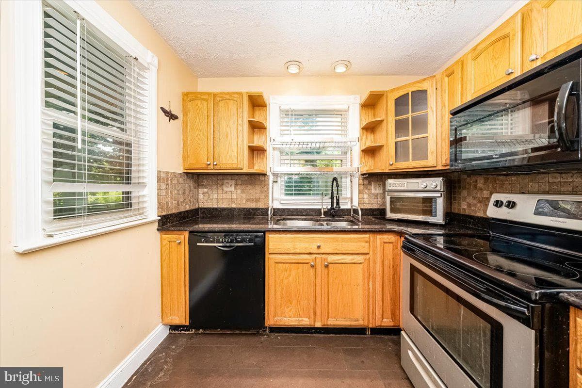 5968 Grove Hill Road photo 9