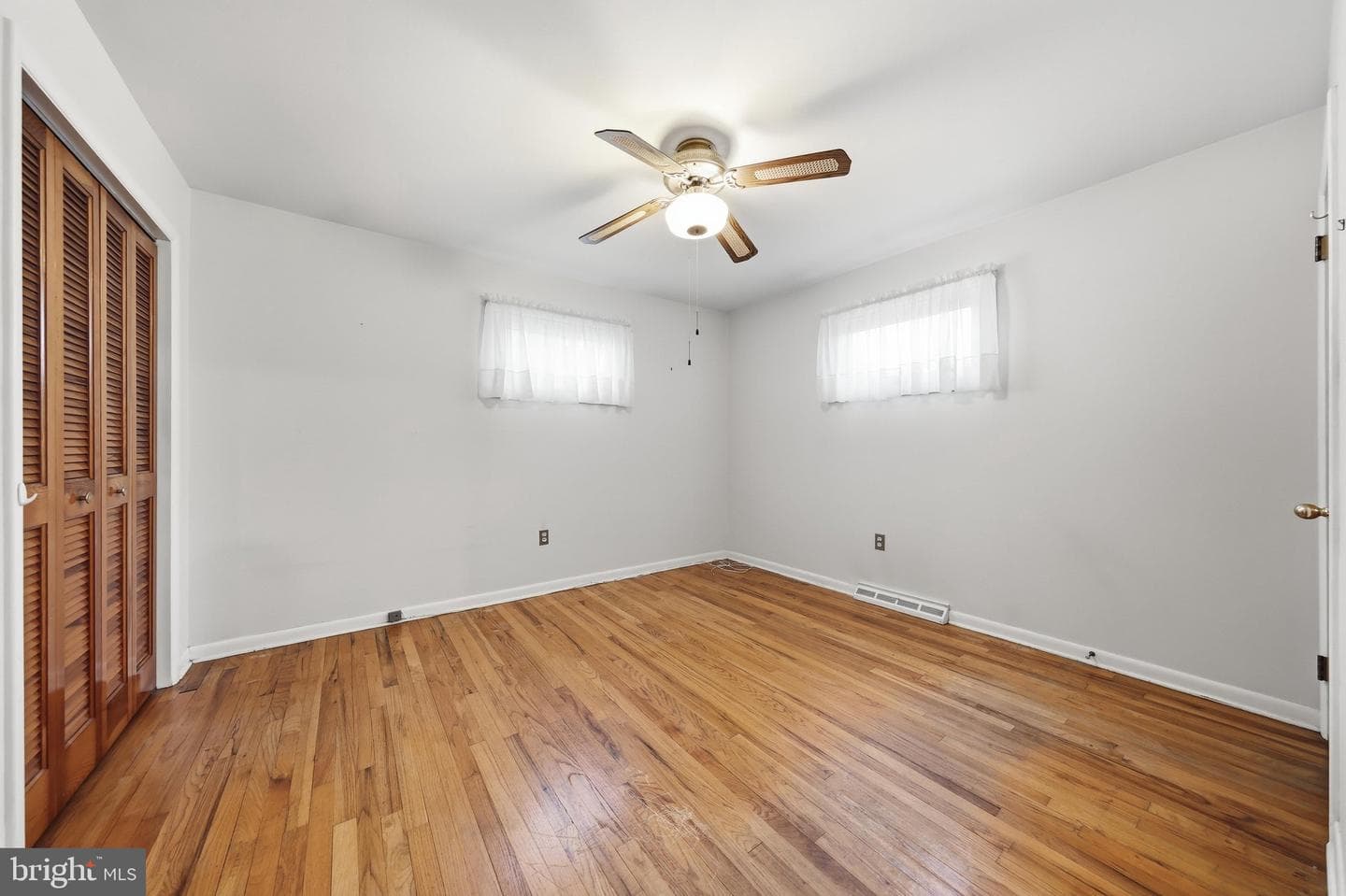 2 James Street photo 24