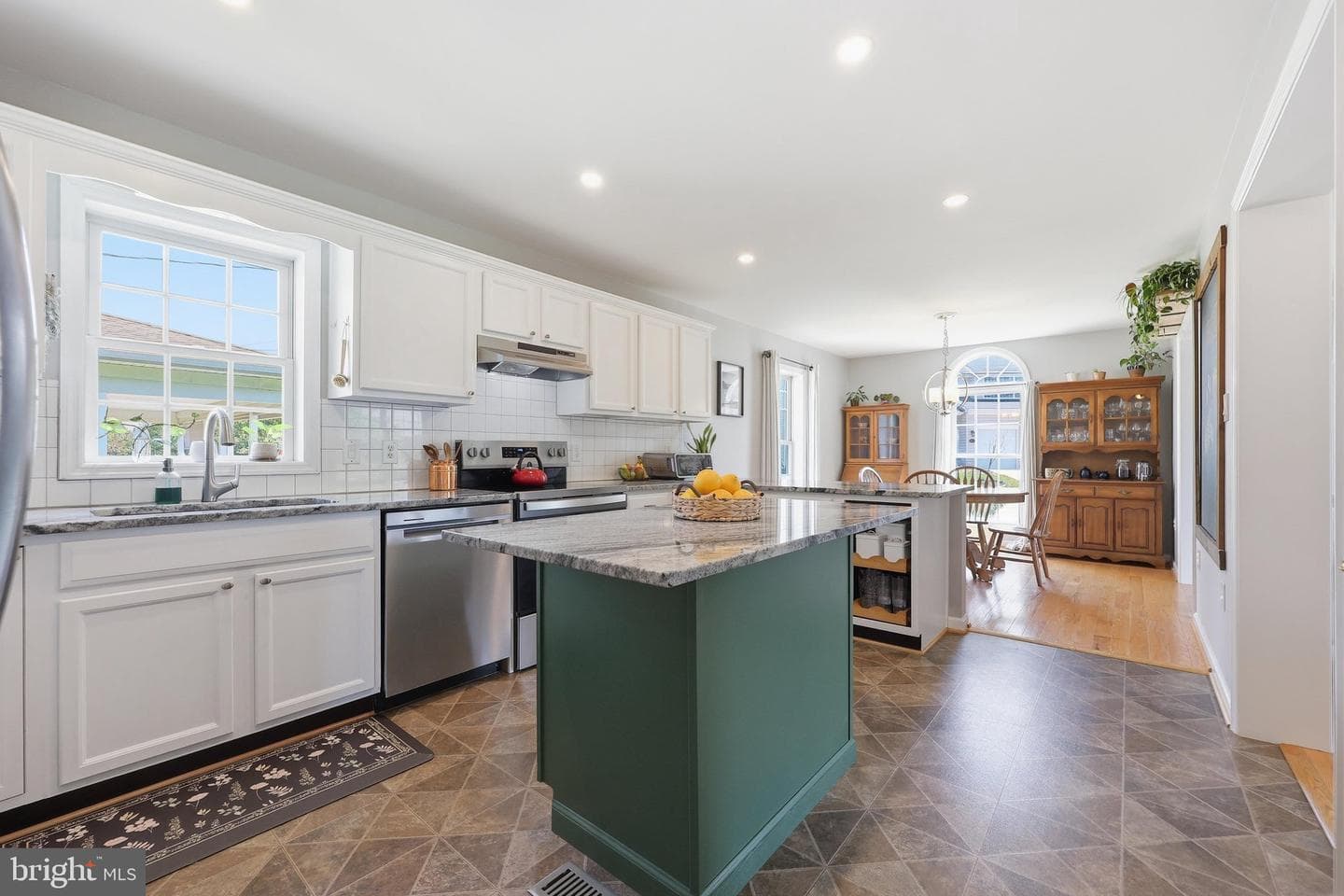 303 Catoctin Avenue photo 12
