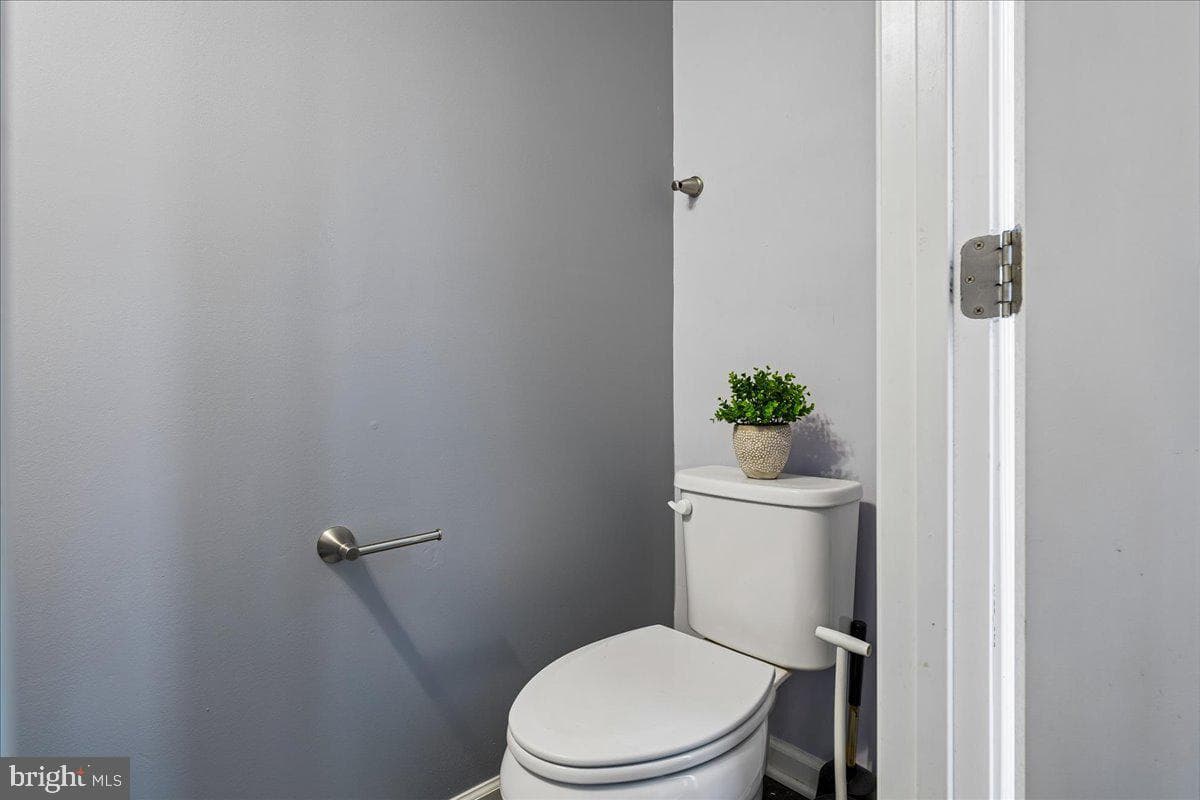 5913 Duvel Street photo 16