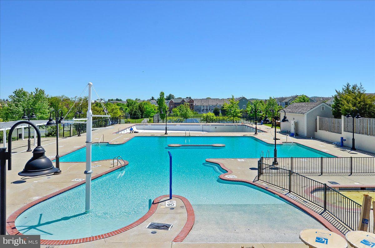 5913 Duvel Street photo 36