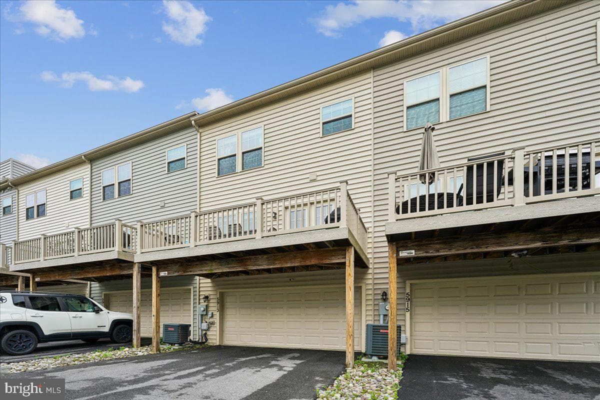 5913 Duvel Street photo 4