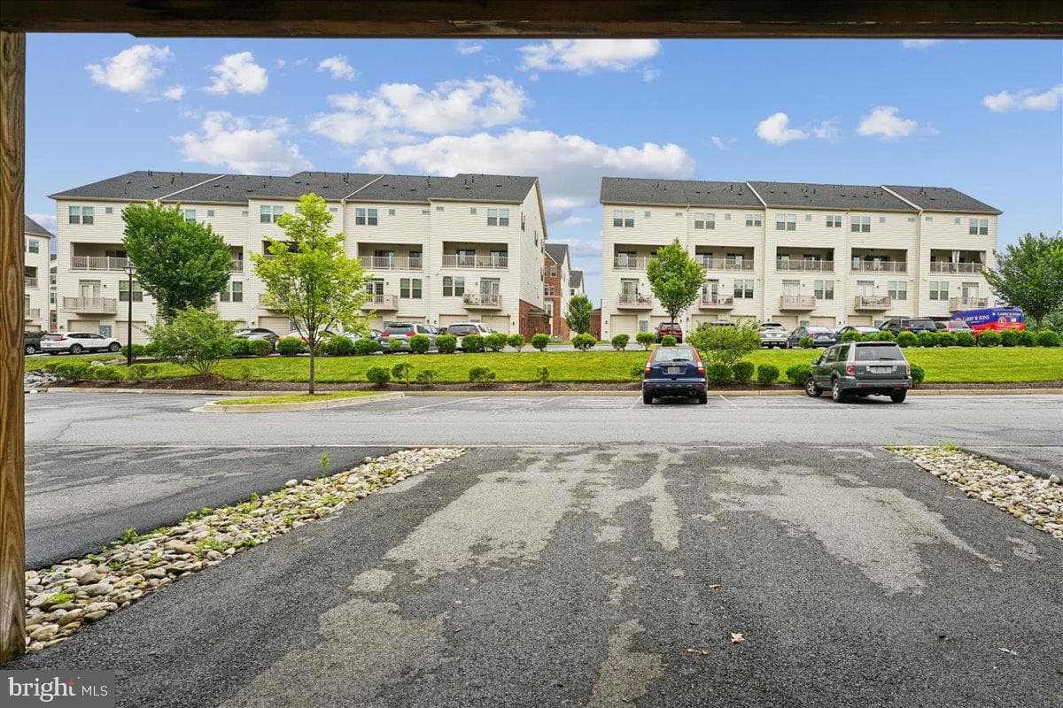 5913 Duvel Street photo 5