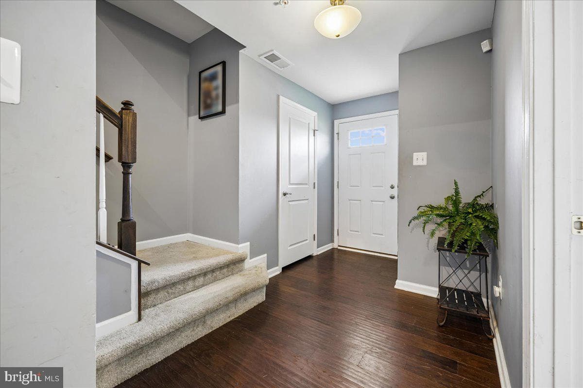 5913 Duvel Street photo 7
