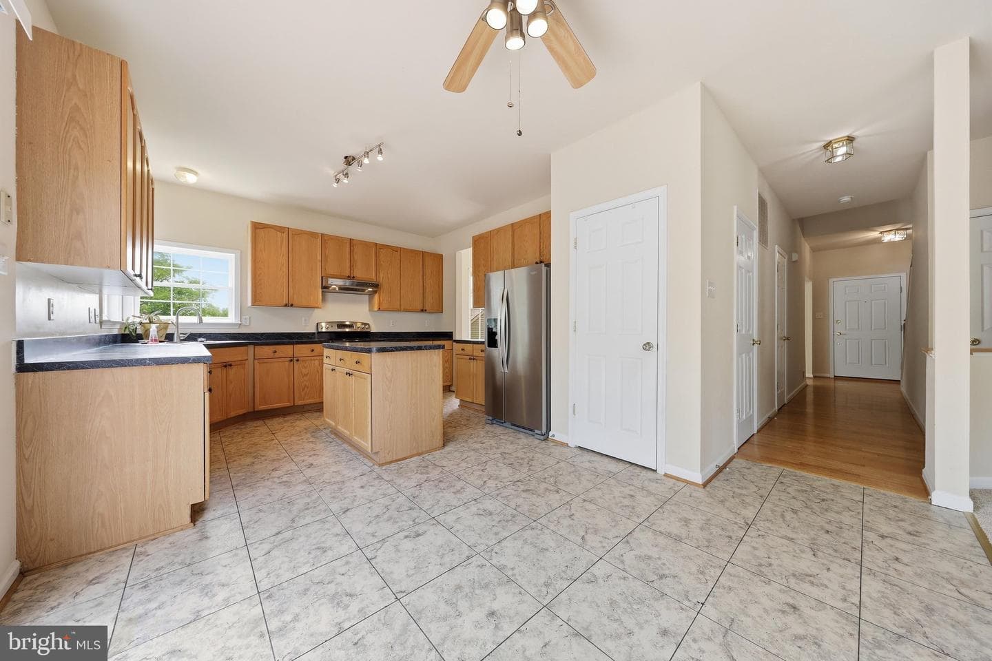 814 Fifth Avenue photo 17