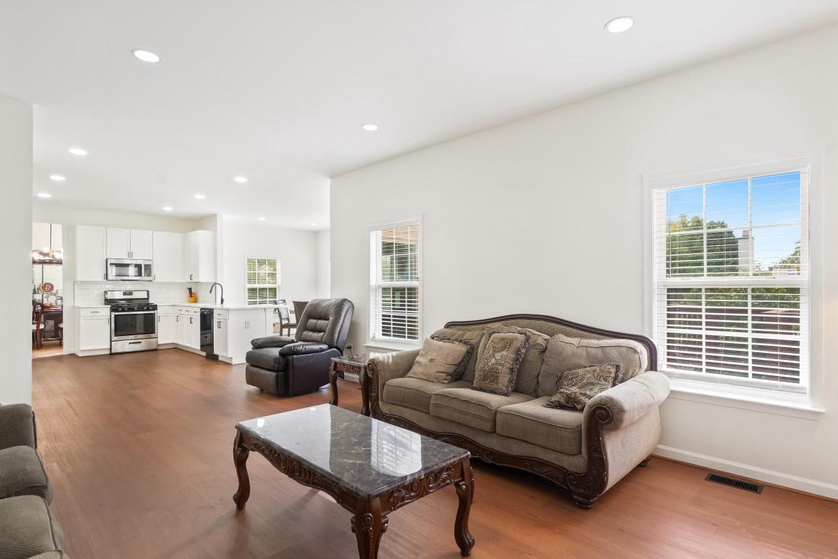 90 Howard Court photo 20