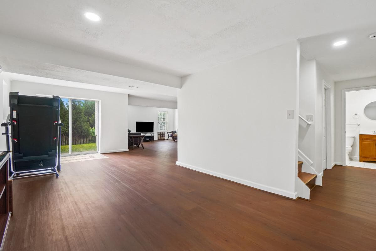 90 Howard Court photo 36