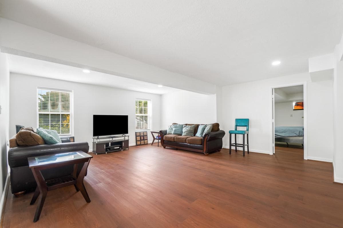 90 Howard Court photo 38