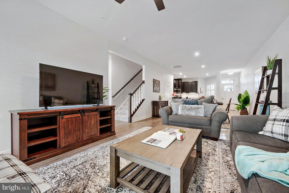 3226 Starlight Street photo 8