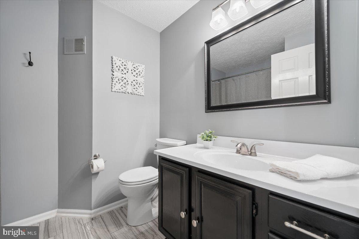 6396 Devonshire Lane photo 30