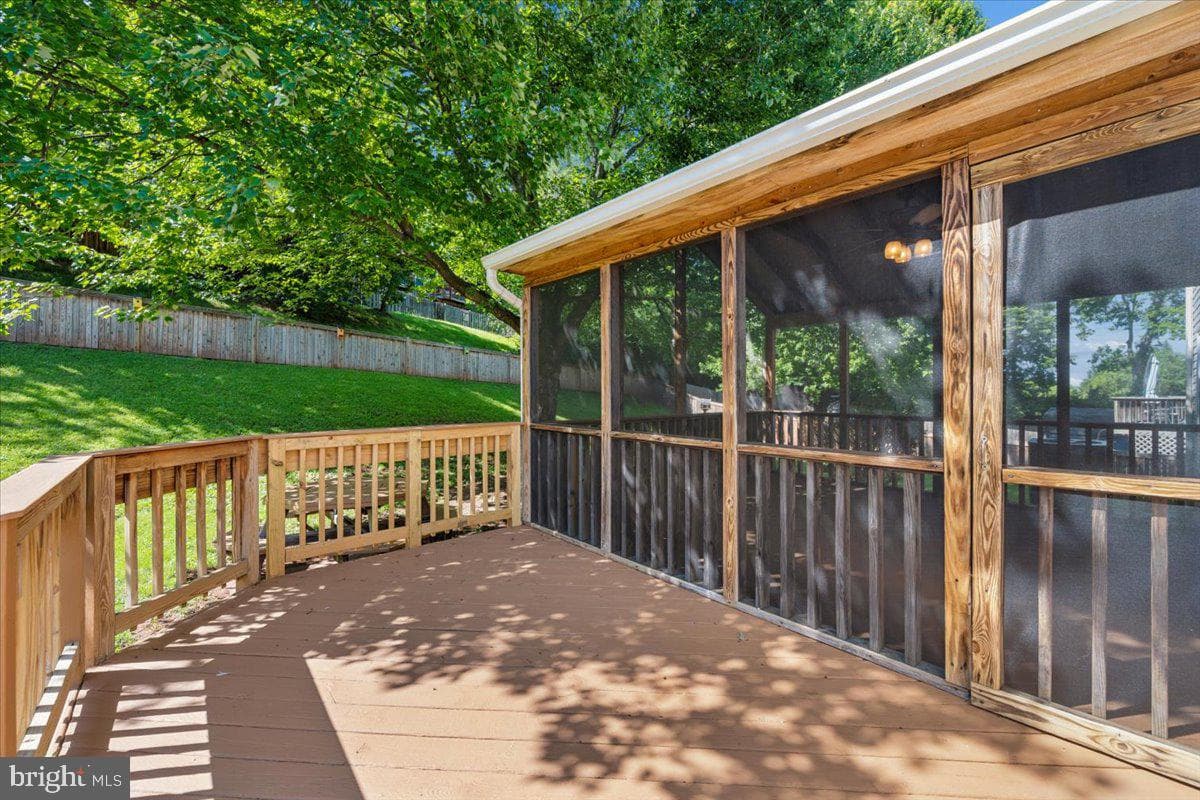 6396 Devonshire Lane photo 43