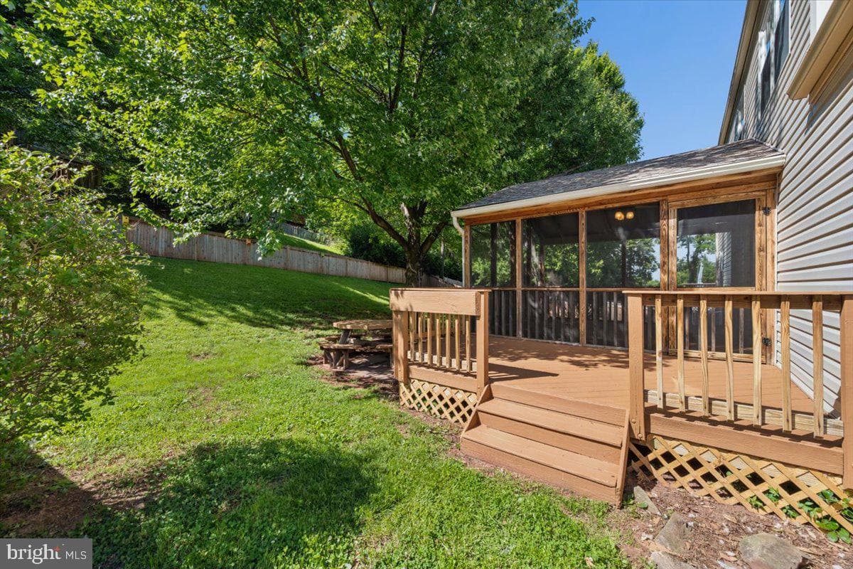 6396 Devonshire Lane photo 45
