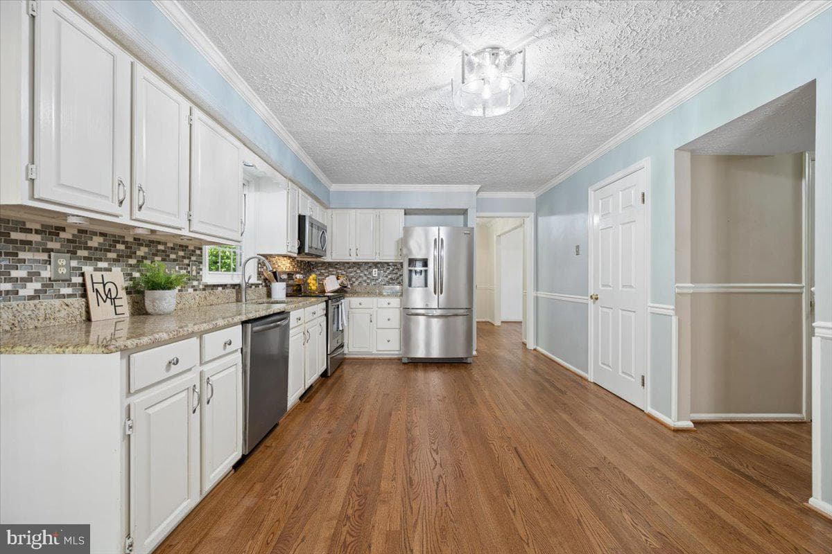 6396 Devonshire Lane photo 5