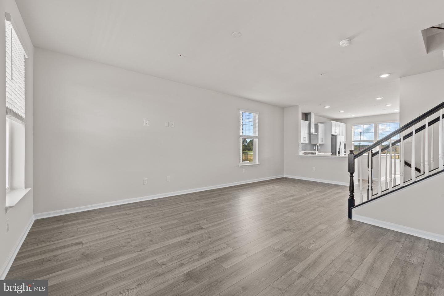 341 Ensemble Way photo 20