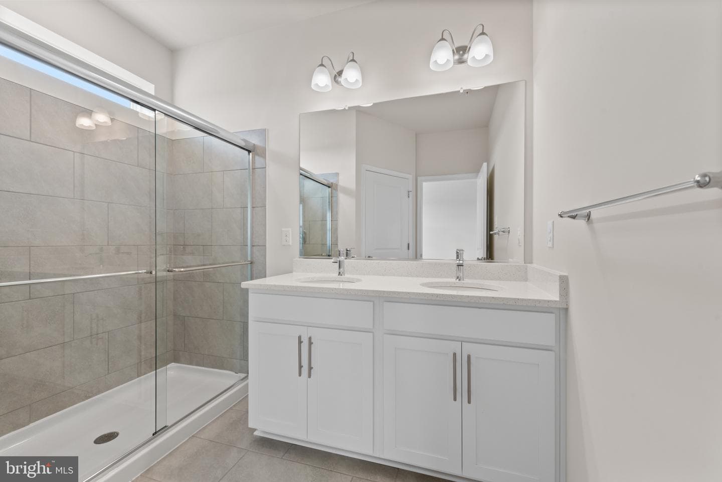341 Ensemble Way photo 32
