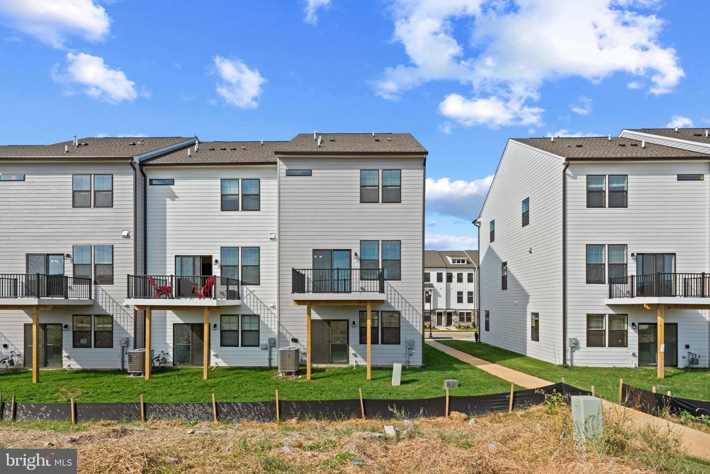 341 Ensemble Way photo 36