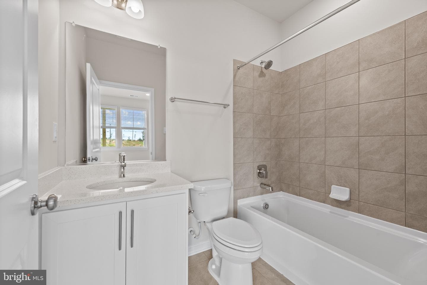 341 Ensemble Way photo 8