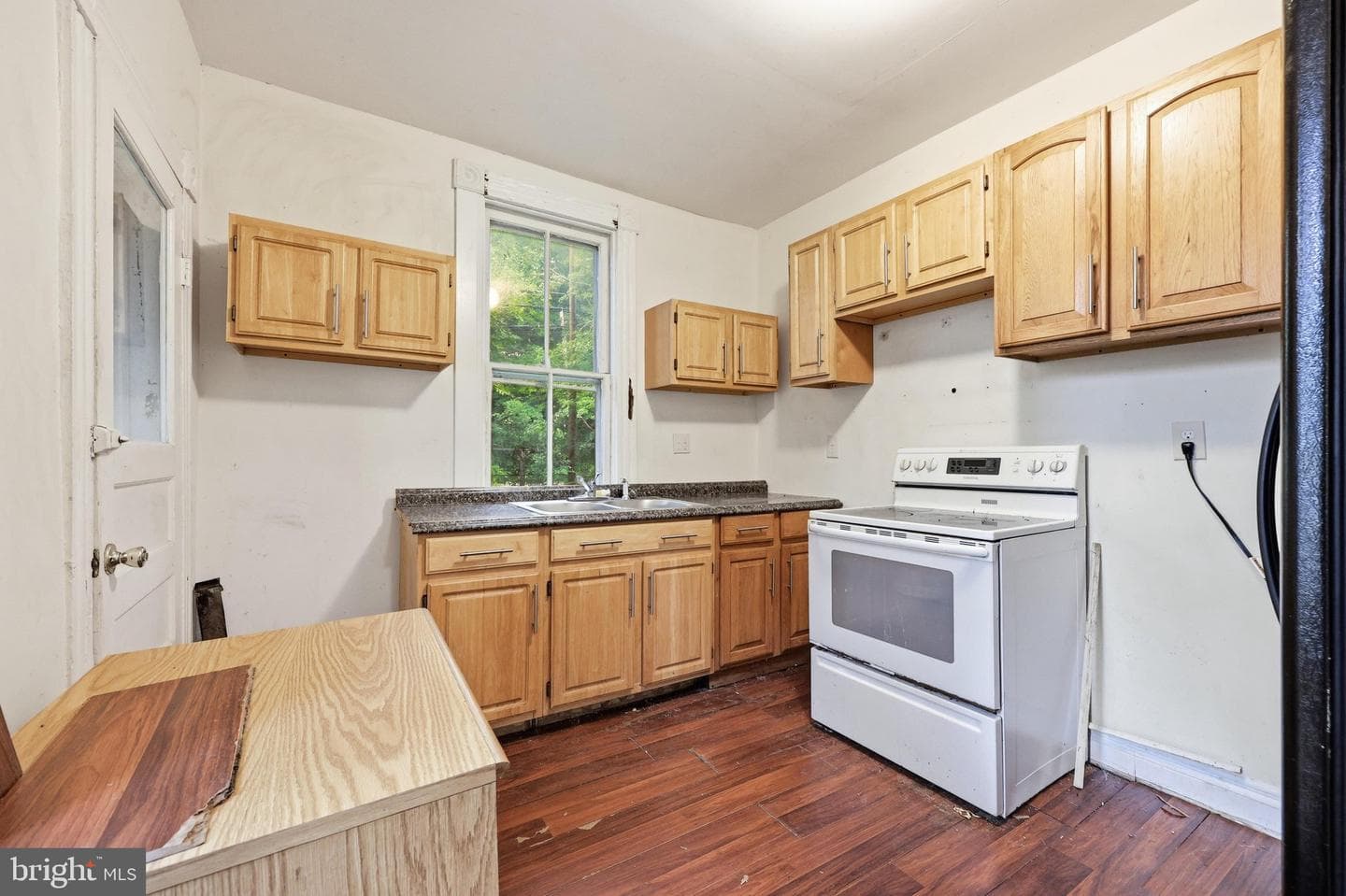 323 E Potomac Street photo 33